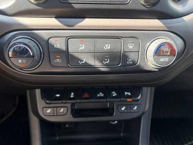 2022 GMC Canyon AT4 w/Leather