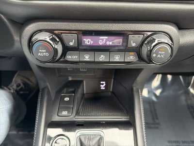 2021 Nissan Kicks SR