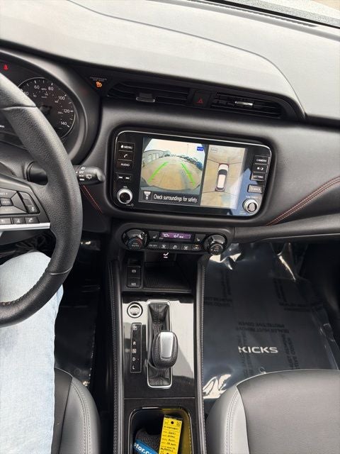 2021 Nissan Kicks SR
