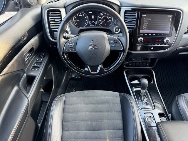 2020 Mitsubishi Outlander SE