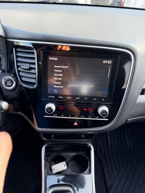 2020 Mitsubishi Outlander SE