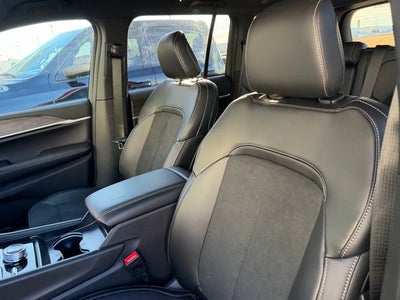 2026 Jeep Grand Cherokee GRAND CHEROKEE ALTITUDE 4X4