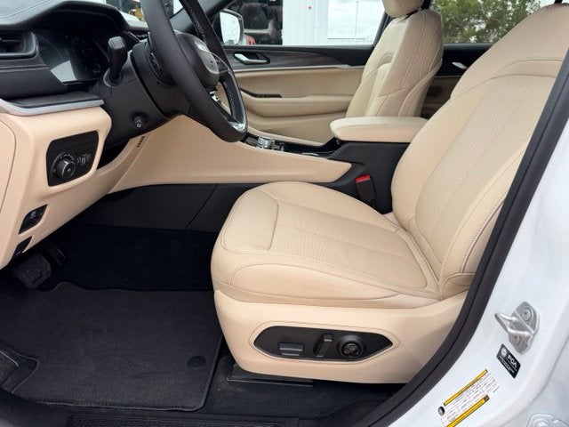 2027 Jeep Grand Cherokee Limited
