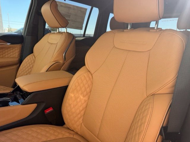 2027 Jeep Grand Cherokee GRAND CHEROKEE SUMMIT 4X4