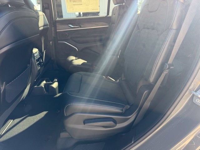 2027 Jeep Grand Cherokee GRAND CHEROKEE L LIMITED RESERVE 4X4
