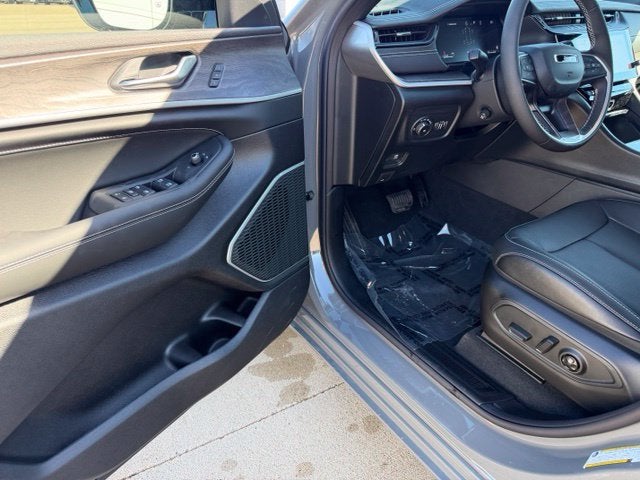 2027 Jeep Grand Cherokee GRAND CHEROKEE L LIMITED RESERVE 4X4