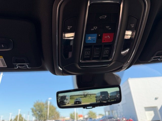2027 Jeep Grand Cherokee GRAND CHEROKEE L LIMITED RESERVE 4X4