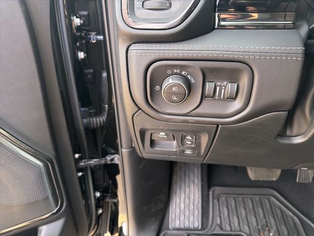 2026 RAM 1500 RAM 1500 LIMITED CREW CAB 4X4 5'7' BOX