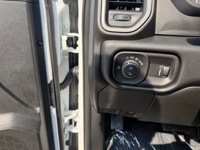 2026 RAM 2500 RAM 2500 TRADESMAN CREW CAB 4X4 6'4' BOX