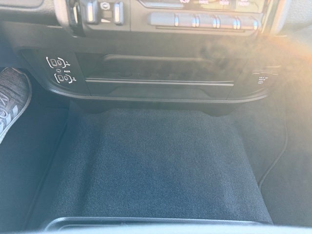 2026 RAM 3500 RAM 3500 TRADESMAN CREW CAB 4X4 8' BOX