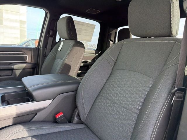 2026 RAM 3500 RAM 3500 BIG HORN CREW CAB 4X4 8' BOX