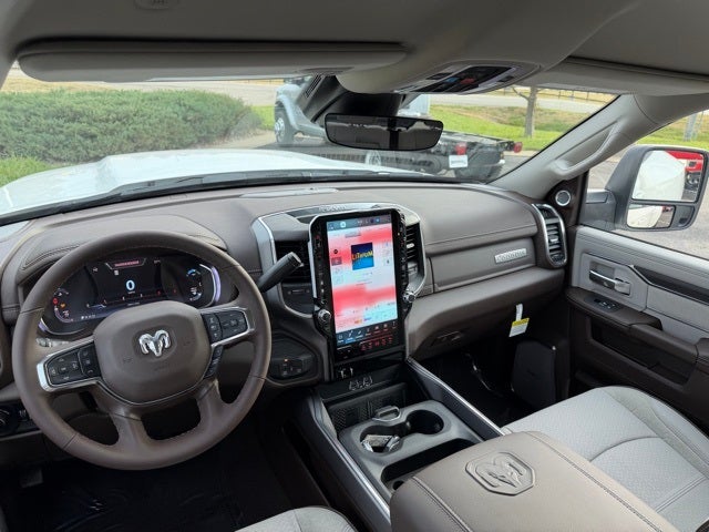 2026 RAM 3500 RAM 3500 LARAMIE CREW CAB 4X4 8' BOX