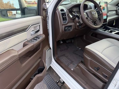 2026 RAM 3500 RAM 3500 LARAMIE CREW CAB 4X4 8' BOX