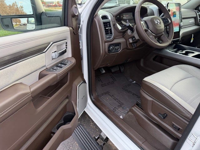 2026 RAM 3500 RAM 3500 LARAMIE CREW CAB 4X4 8' BOX