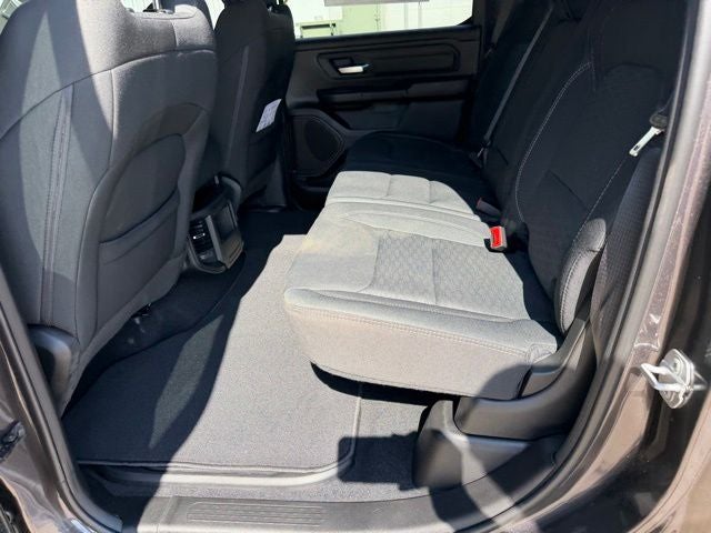 2026 RAM 1500 RAM 1500 EXPRESS CREW CAB 4X4 5'7' BOX