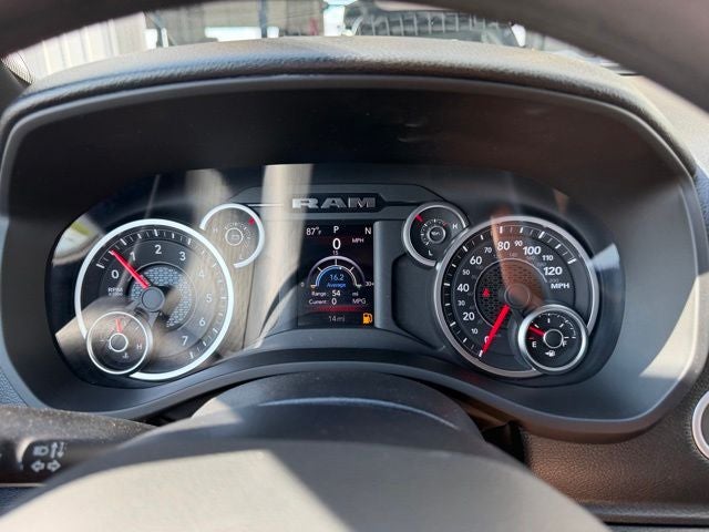 2026 RAM 1500 RAM 1500 EXPRESS CREW CAB 4X4 5'7' BOX