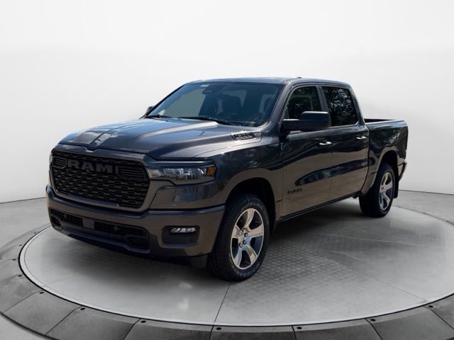 2026 RAM 1500 RAM 1500 EXPRESS CREW CAB 4X4 5'7' BOX