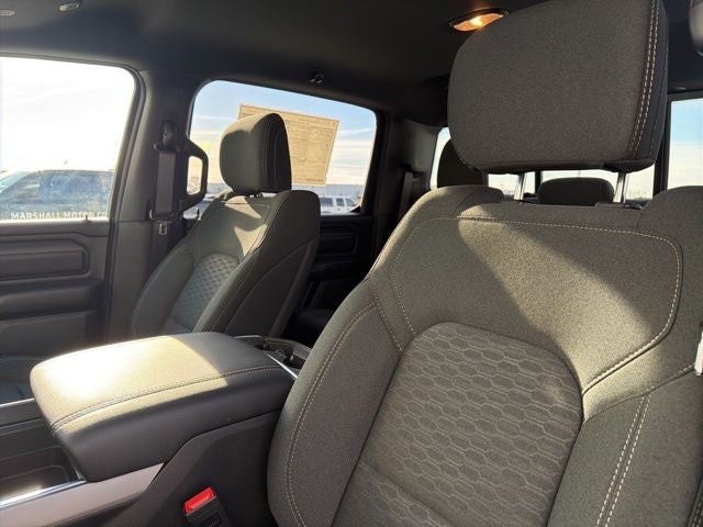 2026 RAM 1500 RAM 1500 EXPRESS CREW CAB 4X4 5'7' BOX