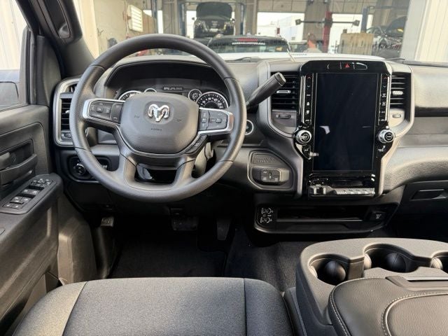 2026 RAM 2500 RAM 2500 BLACK EXPRESS CREW CAB 4X4 6'4' BOX