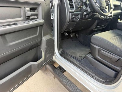 2026 RAM 2500 RAM 2500 BLACK EXPRESS CREW CAB 4X4 6'4' BOX