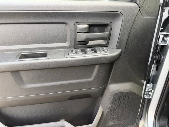 2026 RAM 2500 RAM 2500 BLACK EXPRESS CREW CAB 4X4 6'4' BOX
