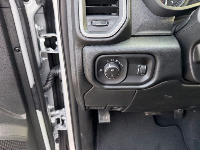 2026 RAM 2500 RAM 2500 BLACK EXPRESS CREW CAB 4X4 6'4' BOX