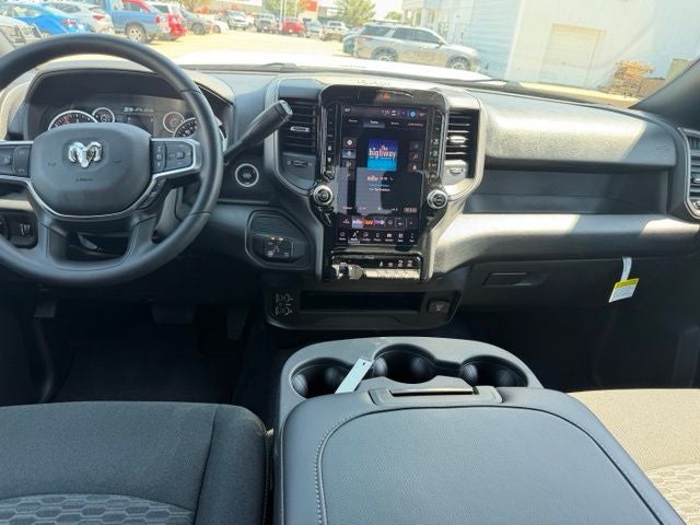 2026 RAM 2500 RAM 2500 BLACK EXPRESS CREW CAB 4X4 6'4' BOX